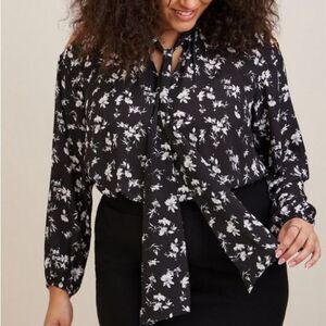 🌻3 for $25 SALE- Torrid Georgette Tie Front Cold Shoulder Blouse